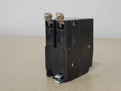USED SQUARE D QOB215