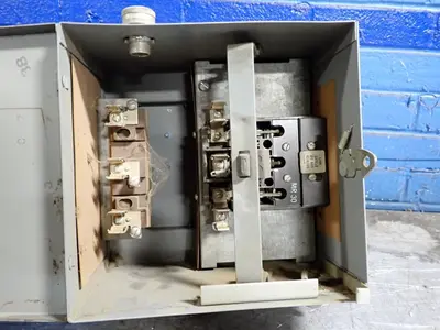 Bus Plug