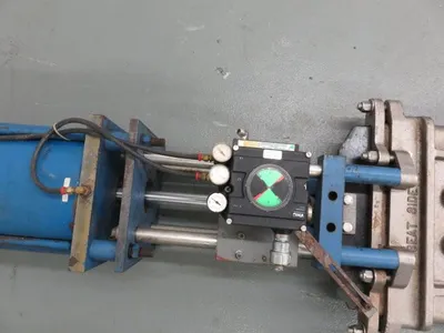 Trueline TL 18"-150 knife gate valve with pneumatic actuator  V-Port