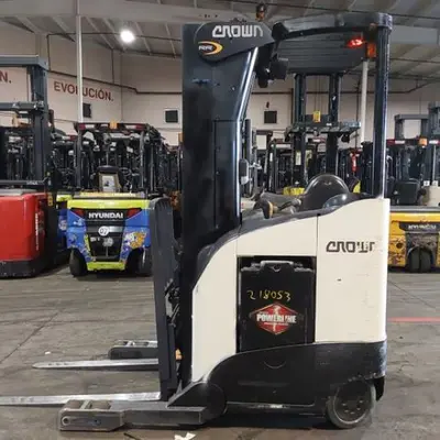 USED 2016 CROWN RR5725-45