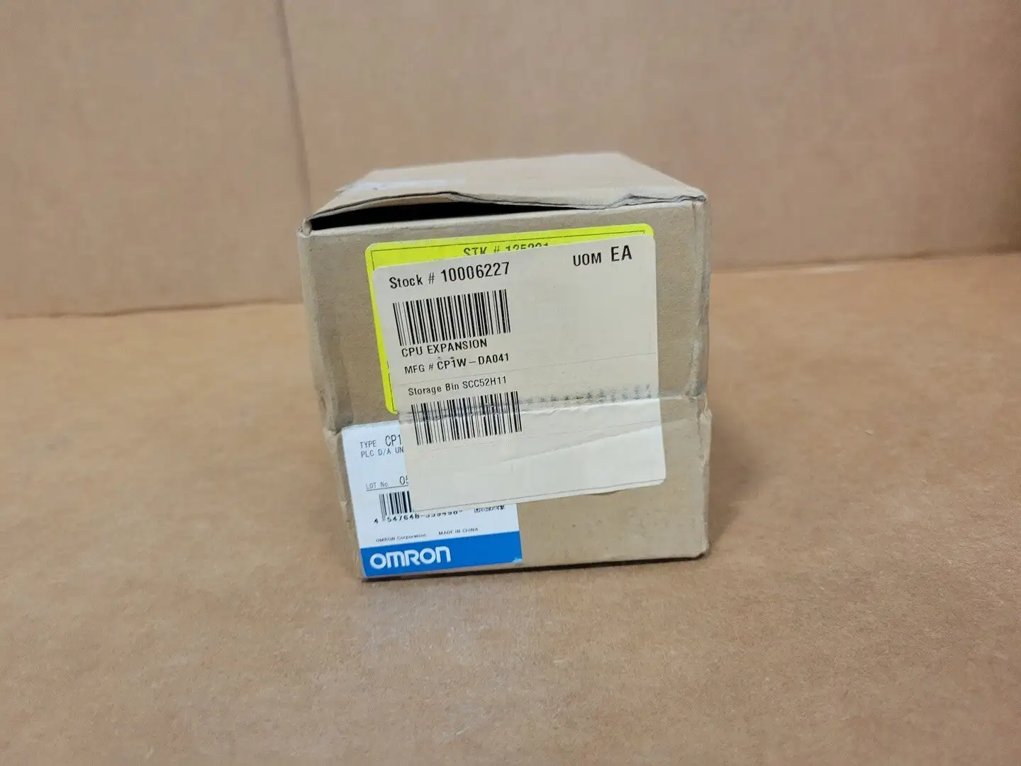 NEW OMRON CP1W-DA041
