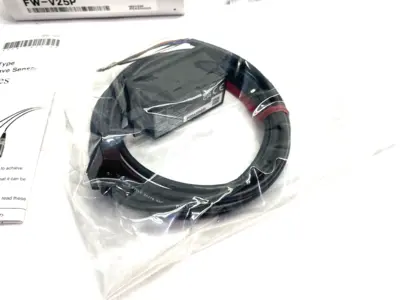 USED KEYENCE AMPLIFIER UNIT, PNP, FOR DIGITAL ULTRASONIC SENSOR