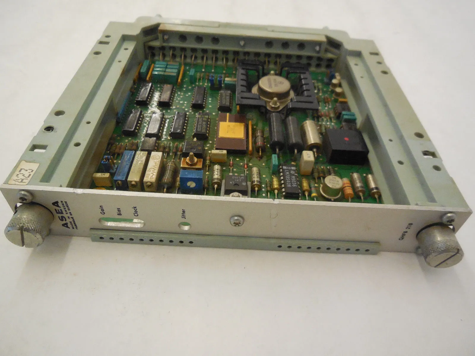 ABB YL611001-BY/2 PC BOARD QHFB-210 YL611001BY2