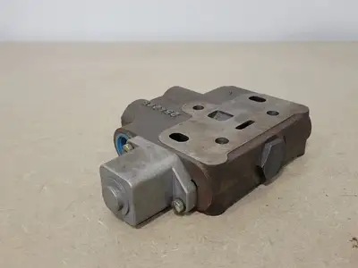 Hydraulic Valve Section 254286