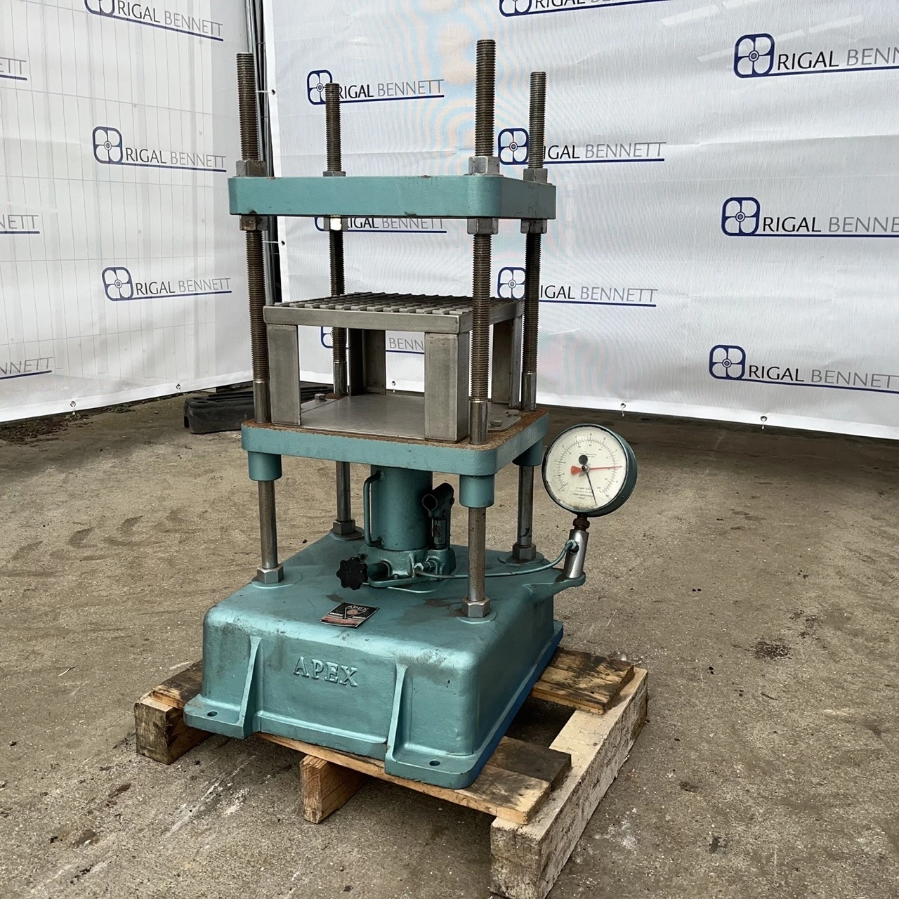 Apex Hydraulic Press 10 Ton 300mm Square