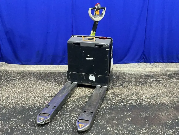 Used CROWN WP303545 Pallet Jacks Ohio US | HGR 24 #1285680