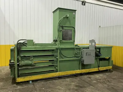 30" X 42" BALEMASTER MODEL #360A CLOSED DOOR HORIZONTAL HYDRAULIC BALER: YOBRO #25088