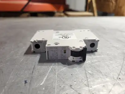 NEW SIEMENS 5SJ4102-8HG40
