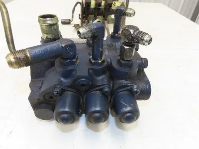 Toyota 5FBE15 Electric Forklift Hydraulic Control Lever System Assembly