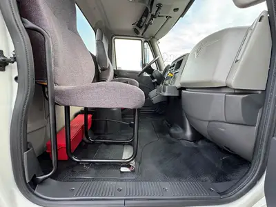 Used 2018 INTERNATIONAL DURASTAR 4300 Cab Chassis trucks Florida US | Truck and Van Outlet #1509142