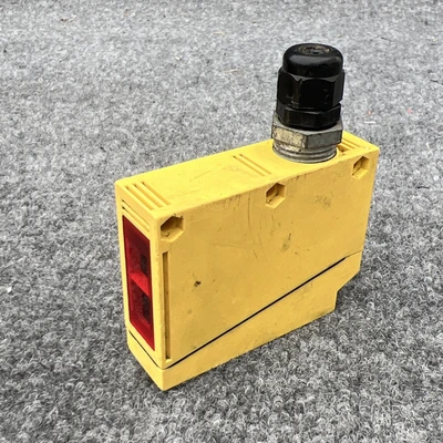 Used Banner Engineering Q85VR3DL-T9 Photoelectric Sensors California US | Davliegogo LLC #1705873