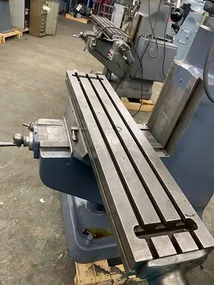 1011-470 Bridgeport 1-1/2 HP Vertical Ram Type Turret Milling Machine, Model BR2J