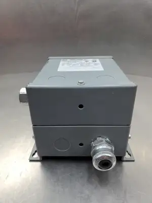 Square D 500SV1B 0.5 kVA Wall Mount Power Distribution Transformer. 1D-63