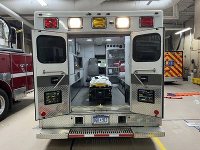 USED 2019 FORD E-450
