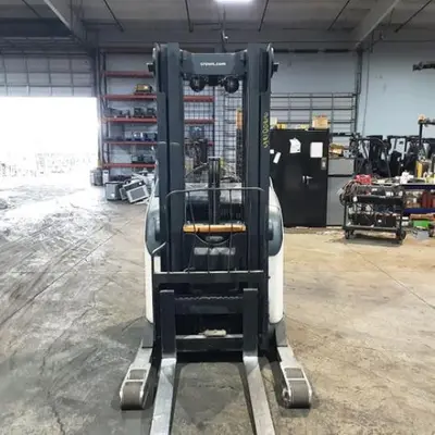 USED 2018 CROWN RR5725-45