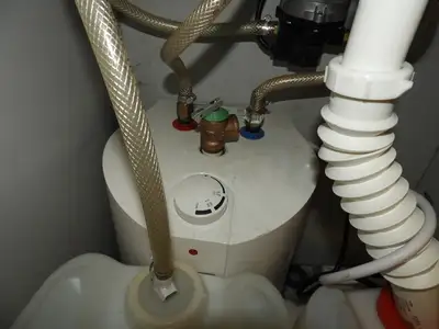 Used Falcon Restaurant Supply Used Self Contained Portable Sink with Pump, Water Heater and Collection Containers Hand Washing and Sanitizing Illinois US | Falcon Restaurant Supply #1376648