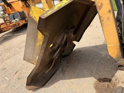 USED JOHN DEERE L06330H659679