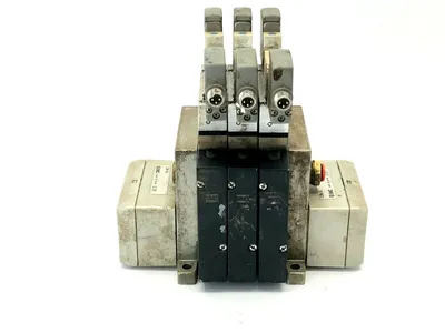 ZZM03-TSB | SMC  Vacuum Generator Manifold Assembly - Used