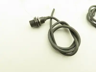 Omron E2E-X7D1-N Proximity Sensor Lot of 25