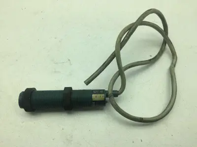 ATC 7652AD04F22SX Photoelectric Sensor 10-135VAC Proximity Switch