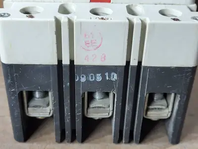 Used CUTLER-HAMMER HMCP100R3S Switchgears British Columbia CA | Lenmark #1435003