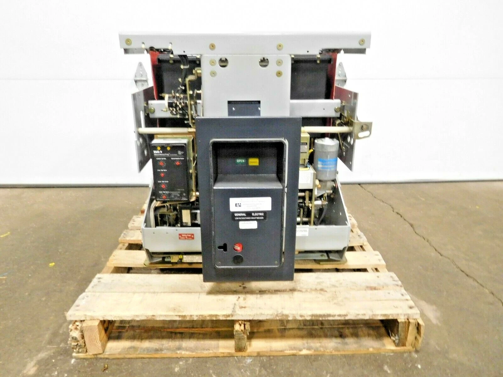 Used GE AKR-7F-100 Circuit Breakers Ohio US | Equipment Recovery Corp. #1329734