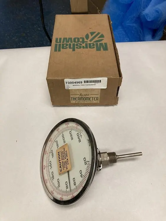 Used MARSHALL TOWN 90840-2 Universal Pressure Meters | Surplus Asset Holdings #1219934