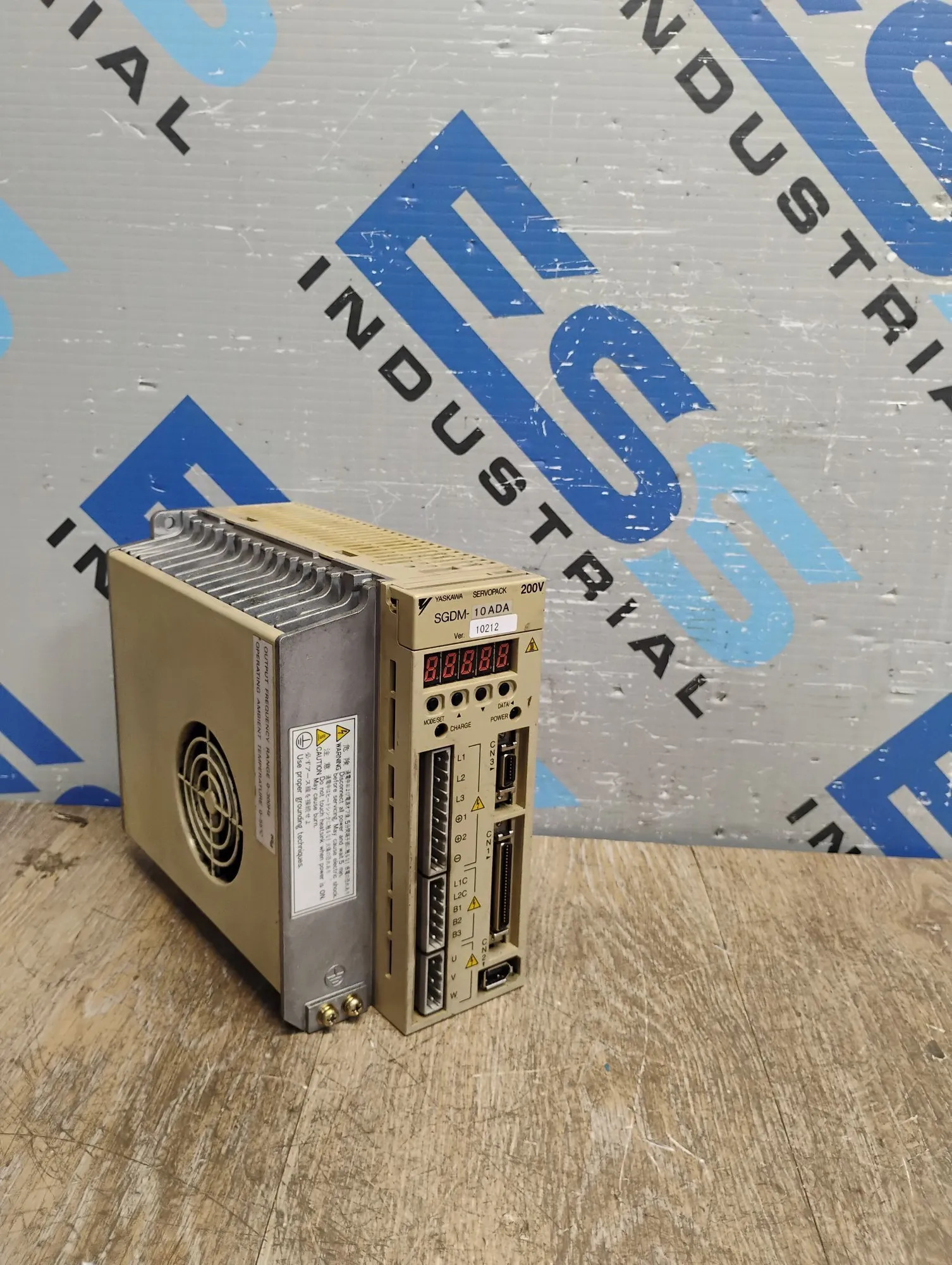 USED YASAKAWA SGDM-10ADA