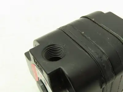 Numatics R800-02DT Pneumatic Air Precision Regulator 2-40PSI 150 PSI Max