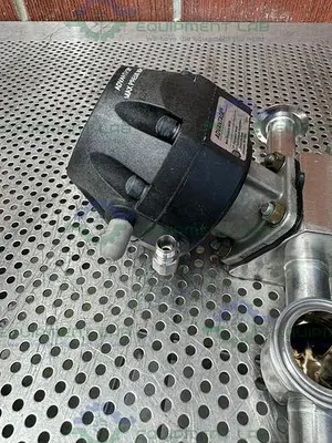 USED 2 ITT PURE FLO ADVANTAGE 4 - WAY DIAPHRAGM VALVE W/ 1" SANITARY FITTING