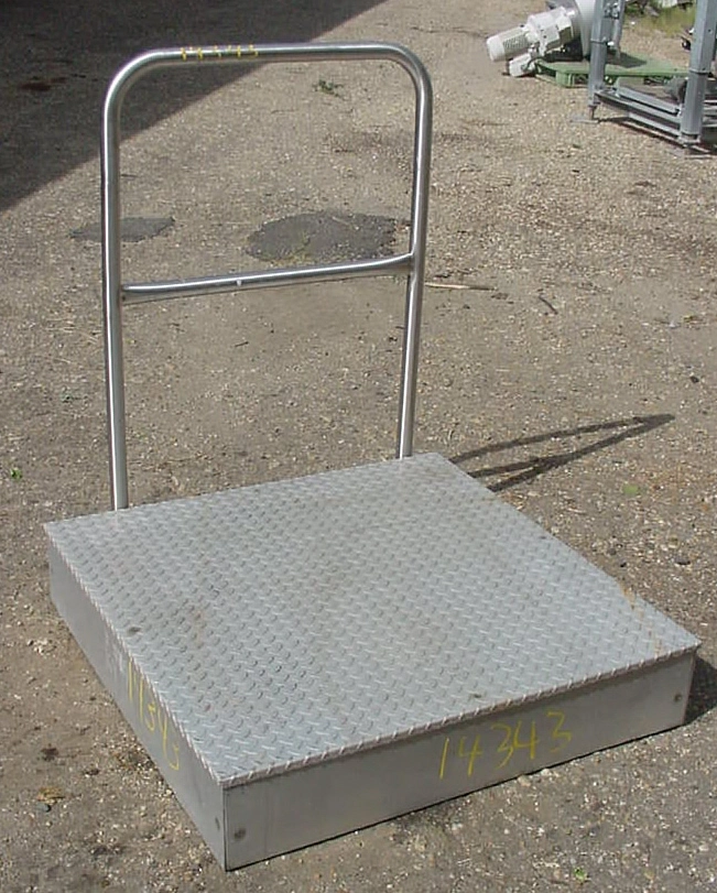USED ALUMINUM WORK PLATFORM WORK PLATFORM