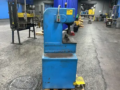 Used DENISON ENGINEERING CO. MC01FA11S01A01 Hydraulic Presses Ohio US | HGR 24 #1457524
