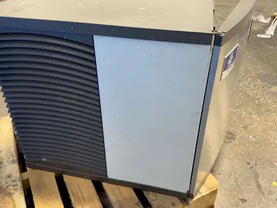 USED MANITOWOC IY0324A161