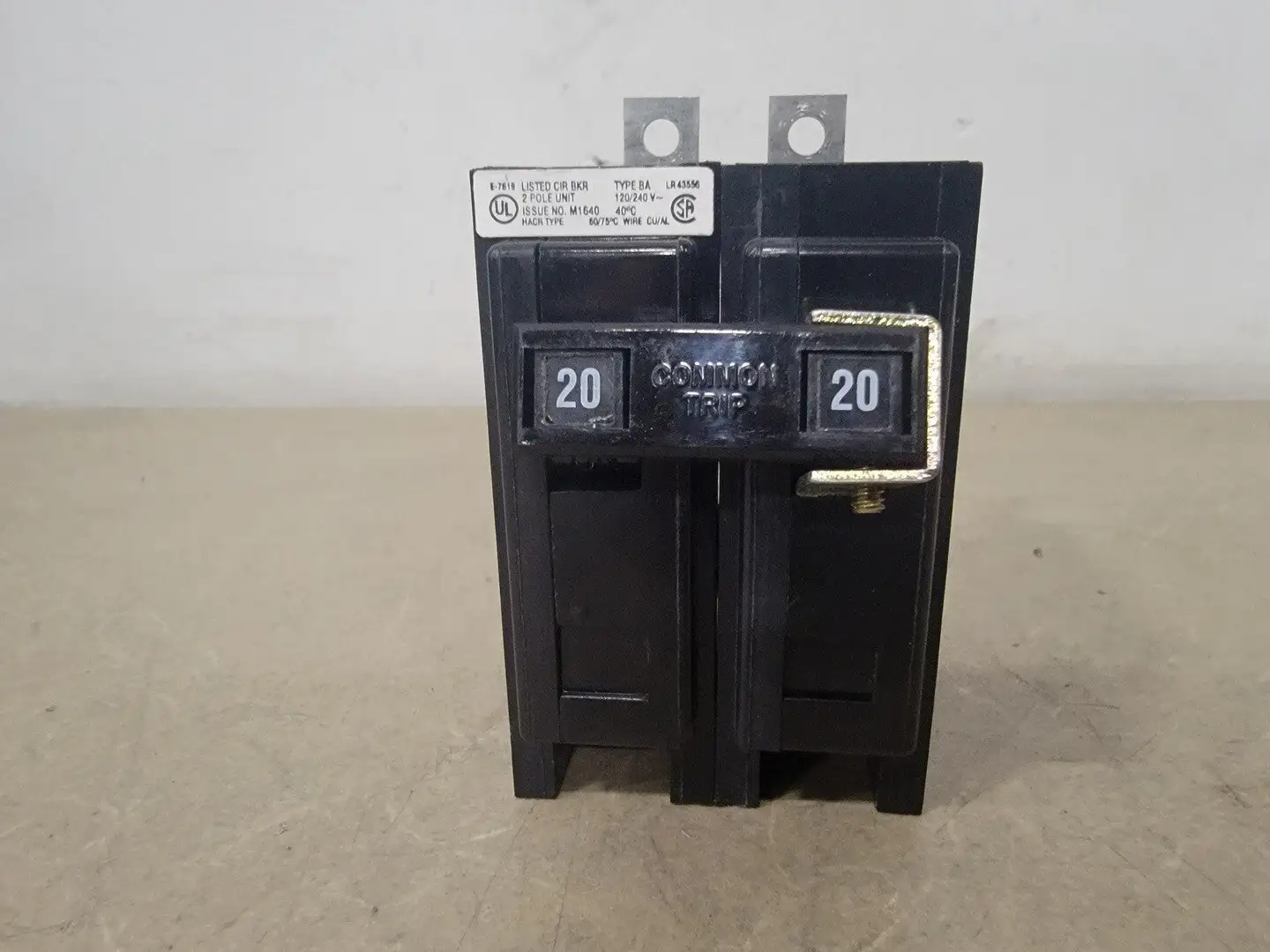 USED CUTLER-HAMMER BA220