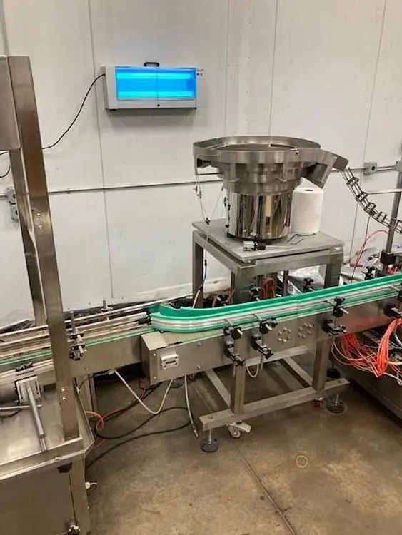 Used GUANGZHOU WANSHUN GZWS-08657 LABELER Bottle Fillers CA | Machinery & Equipment #443522