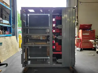 Used SQUARE D POWER-ZONE 4 Switchgears British Columbia CA | Lenmark #239367