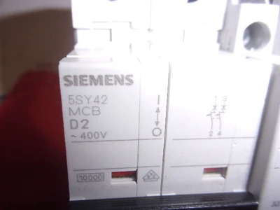 USED SIEMENS 3RV1021-1CA10 + 3RV1021-1EA10+ (3) 3RV1901-1A + 5S