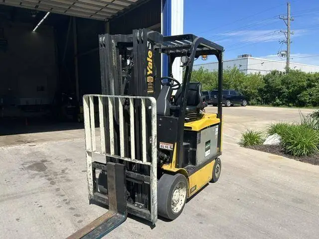 Used 2018 YALE ERC060VG 4-Wheel Sit down Electric Counterbalance Forklifts Illinois US | Somerset Equipment Sales #1542832