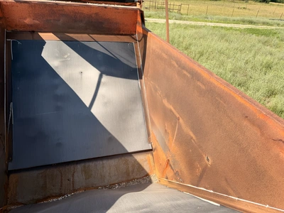 Used GRAVEL SPREADER _UNKNOWN_ Misc Spreaders Michigan US | Miedema Asset Management Group #1320840