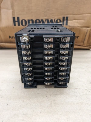 NEW HONEYWELL DC300L-0-000-10-0000-0