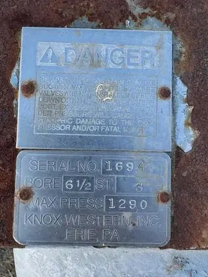 USED 1998 KNOX WESTERN 4230