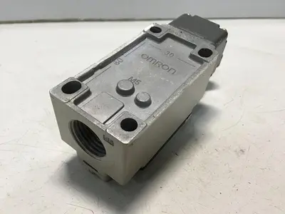 USED OMRON D4B-2115N-R