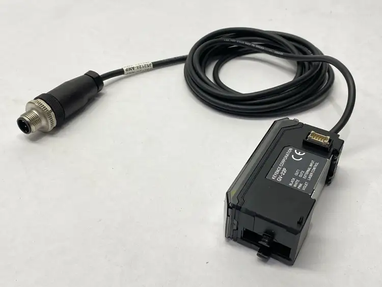 Used KEYENCE DIGITAL CMOS LASER SENSOR AMPLIFIER UNIT EXPANSION UNIT PNP Sensors | Maverick Industrial Sales #1104194