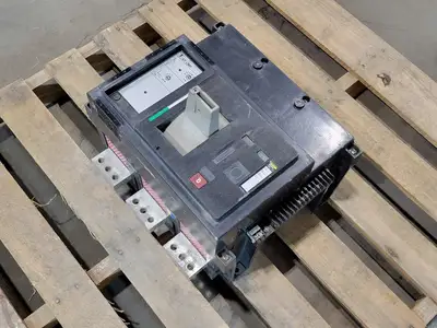 NEW MERLIN GERIN CM3200N
