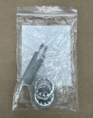 NEW Balluff BESM18ML-PSC50A-S04G-W01