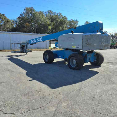 USED 2014 Genie S-85