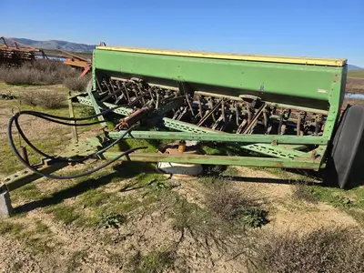 USED 1986 JOHN DEERE 8300