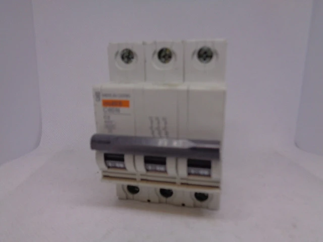 Used MERLIN GERIN C60N Circuit Breakers Connecticut US | BG Industrial Surplus #471167