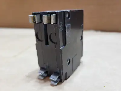 Used SQUARE D QO250 Switchgears British Columbia CA | Lenmark #1438611