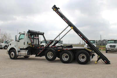 New | in-Stock 2026 INTERNATIONAL HX Rolloff Trucks Texas US | Roll Off Truck World #1491815